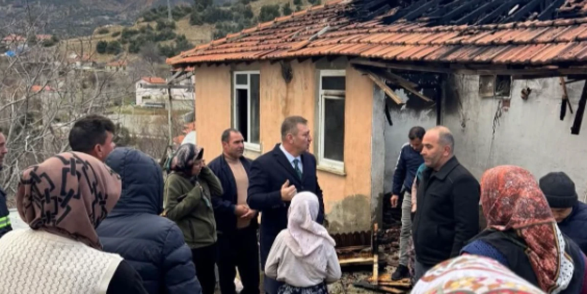 Milletvekili S&ouml;nmez, Yangında Zarar G&ouml;ren Evin T&uuml;m Masraflarını &Uuml;stlendi