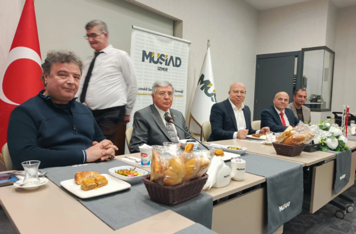 M&Uuml;SİAD, İZMİR BASINI İLE İFTARDA BULUŞTU
