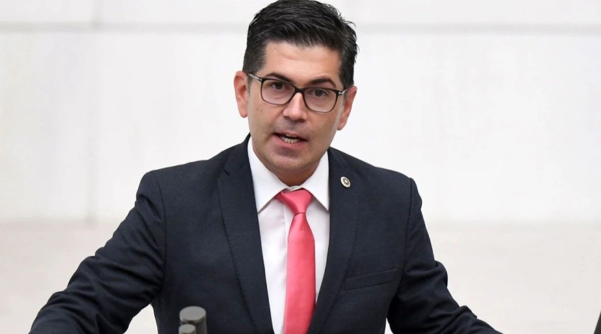 Okul Saldırıları G&uuml;ndemde: Bakan Tekin&rsquo;e Halıcı&rsquo;dan Sert Tepki