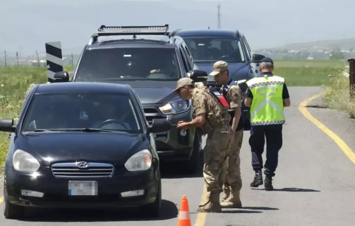 Önce ceza yazdılar, şehit babası olduğunu öğrenince kendi ceplerinden ödediler