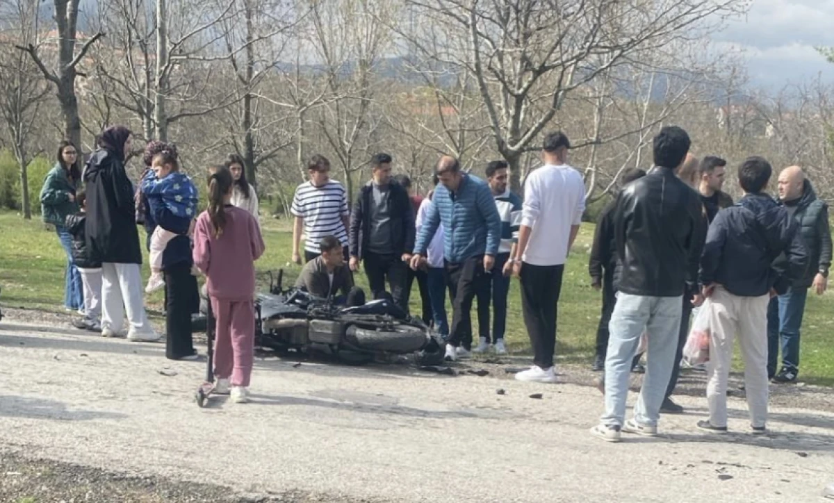 Otomobil ile motosiklet &ccedil;arpıştı: 2 yaralı