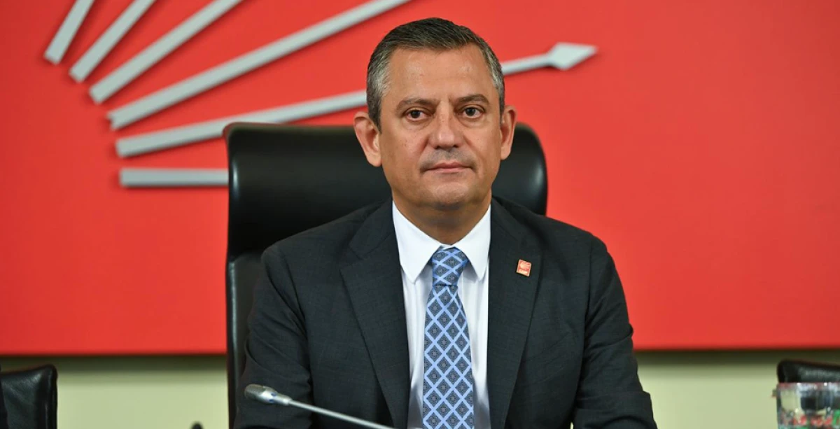 Özgür Özel yeniden CHP Genel Başkanı seçildi