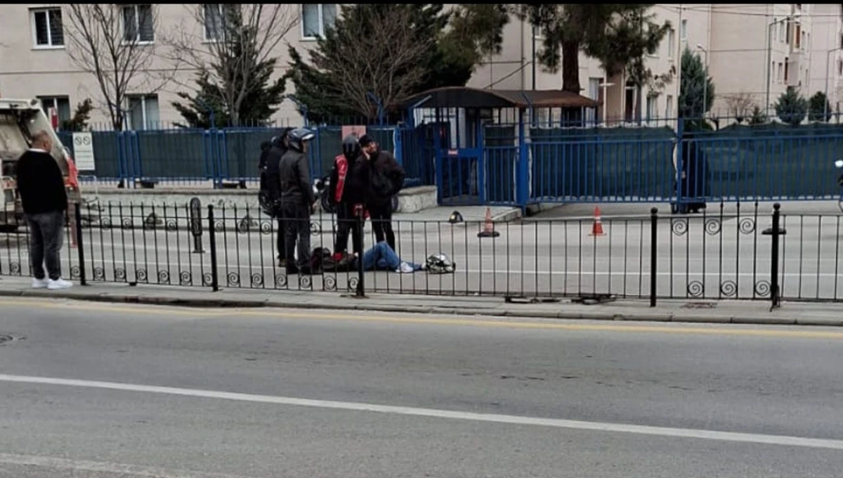 &Ouml;zkanlar Altge&ccedil;idi&rsquo;nde Otomobil ile Motosiklet &Ccedil;arpıştı