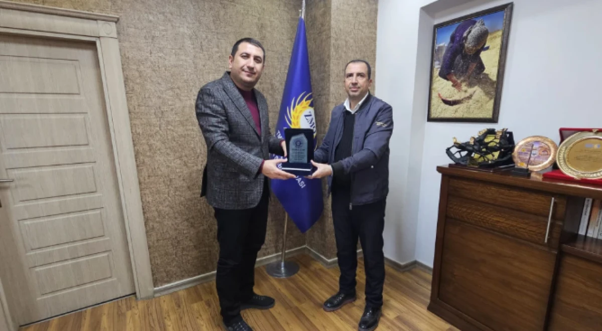 ŞAHBAN KILIÇ’A TMMOB’DEN 25. YIL ONUR PLAKETİ