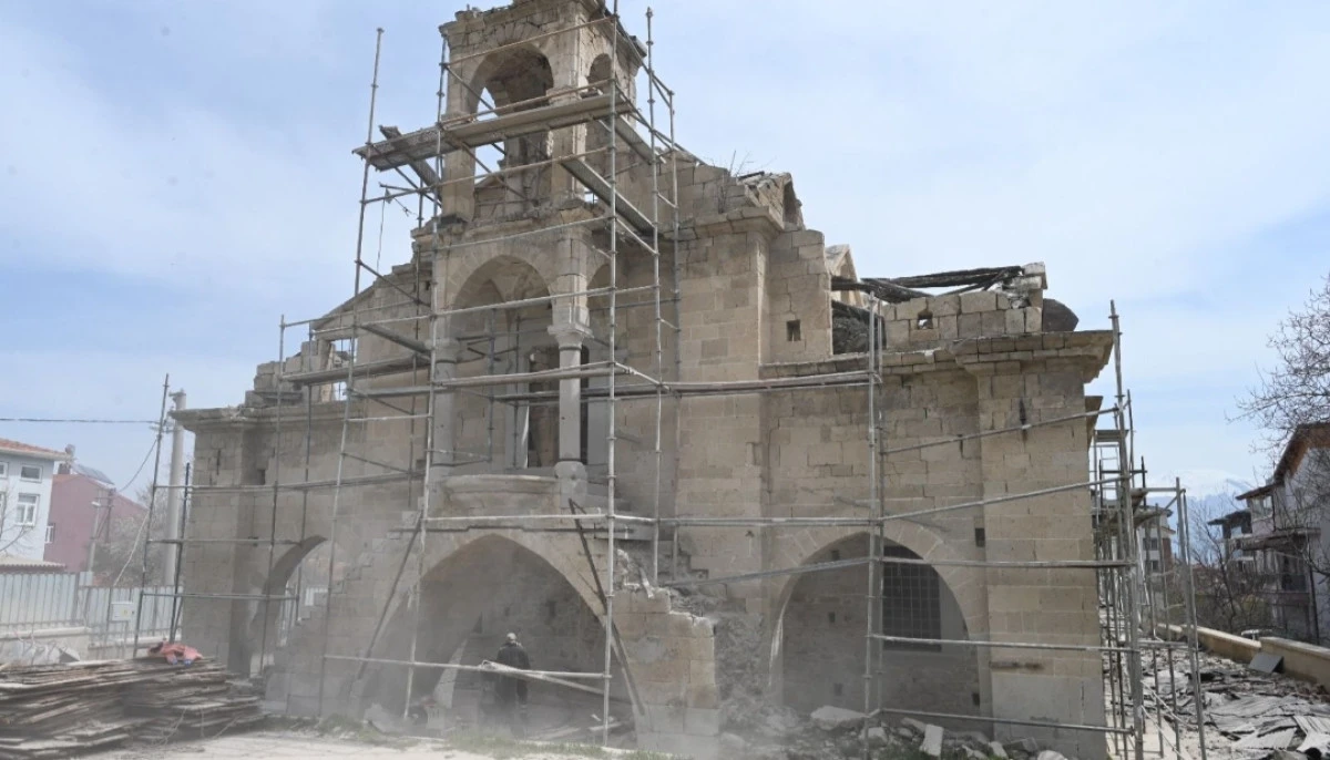 Tarihi Aya Yorgi Kilisesi&rsquo;nde restore &ccedil;alışmaları başladı