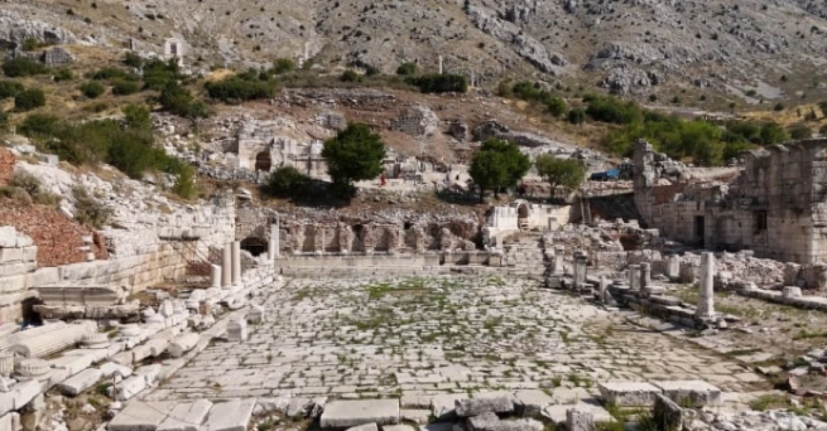 Türkiye'nin üçüncü büyük odeonu gün yüzüne çıkıyor