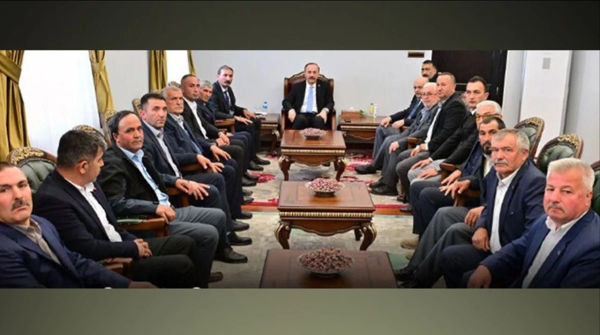 Vali Erin Muhtarların Taleplerini Dinledi