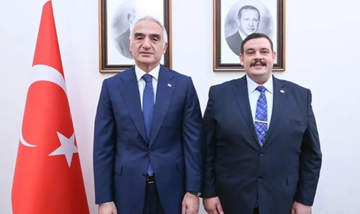 Yalva&ccedil; Belediye Başkanı Mustafa Kodal, K&uuml;lt&uuml;r ve Turizm Bakanı Ersoy ile G&ouml;r&uuml;şt&uuml;