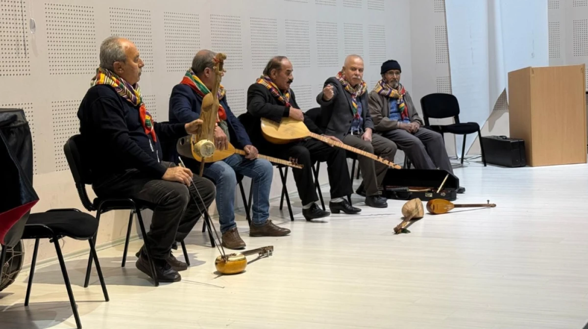 Y&ouml;r&uuml;k yaşam k&uuml;lt&uuml;r&uuml; ve m&uuml;ziği taşıyıcısı sanat&ccedil;ılar SD&Uuml;'de